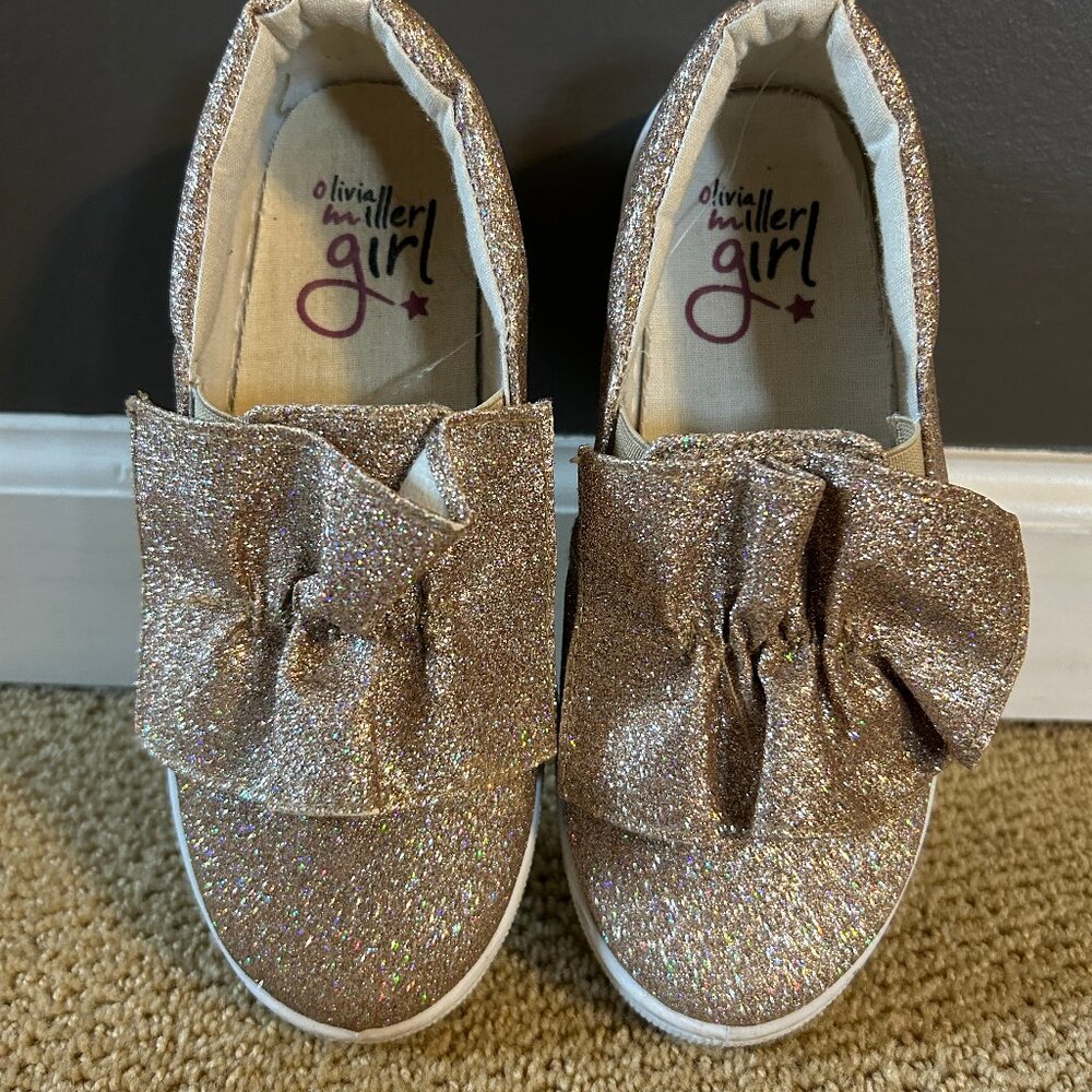 Girls sparkle shoes